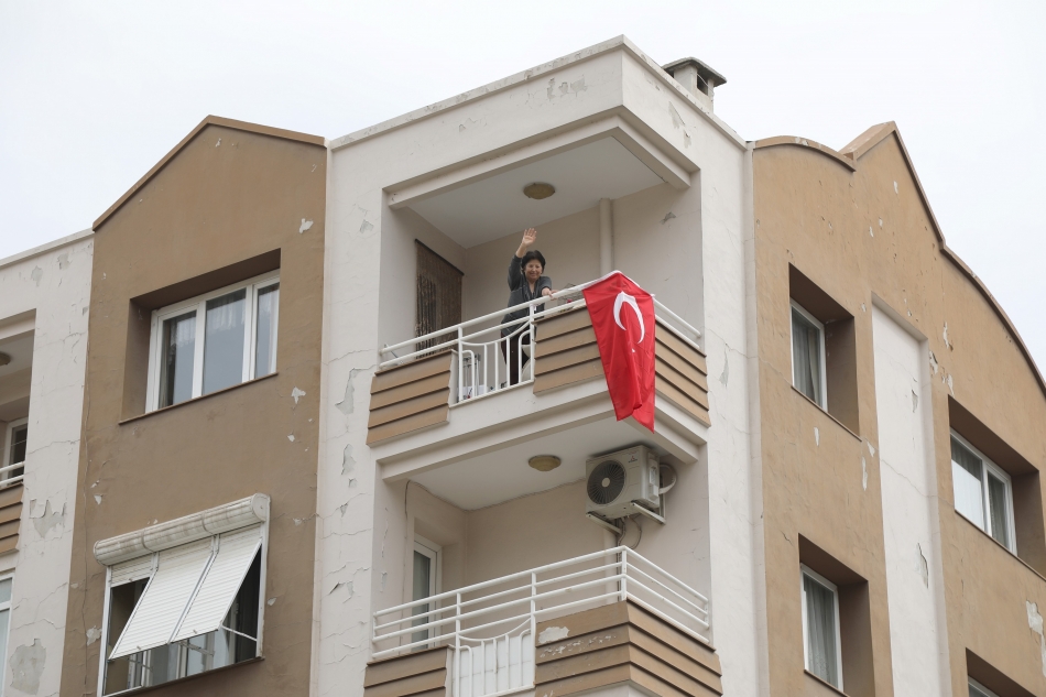 Başkan Arda’dan bayrak sürprizi
