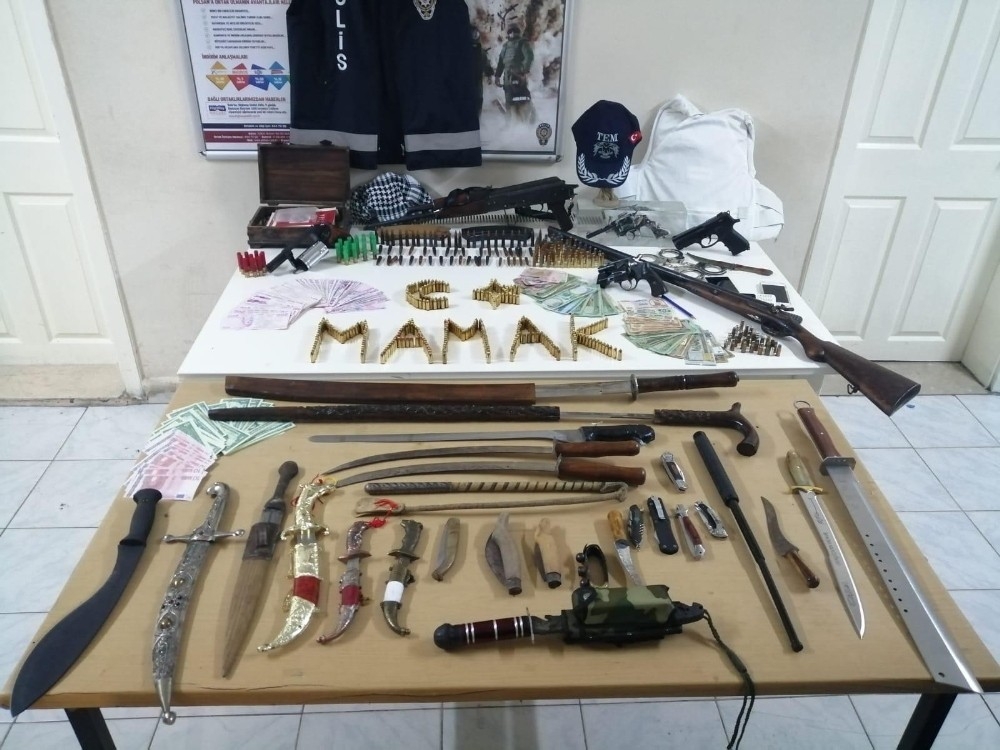 Durdurulan araçtan cephanelik çıktı