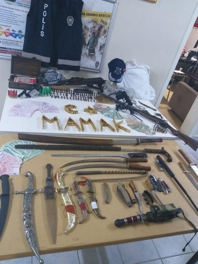 Durdurulan araçtan cephanelik çıktı