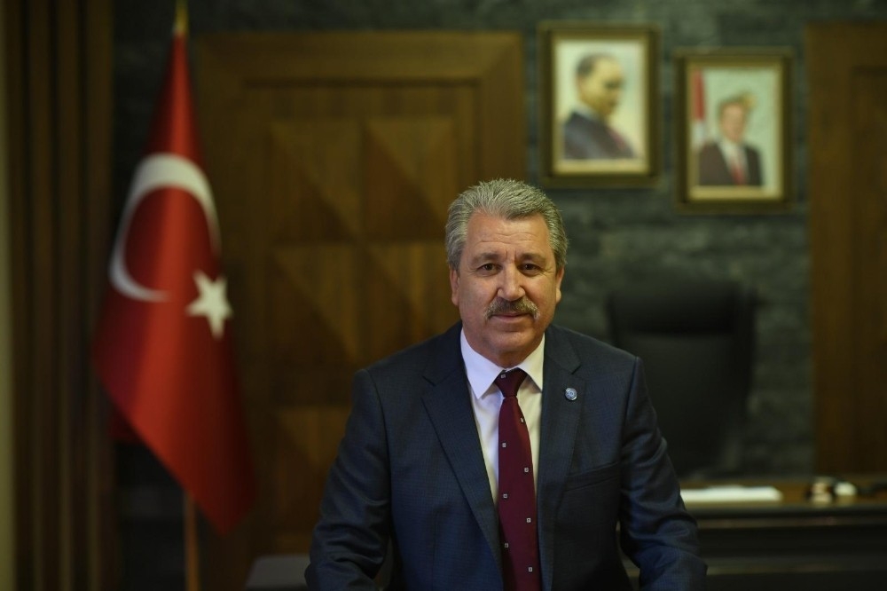 Ege Üniversitesi de ölüm ve vaka sayısını açıkladı