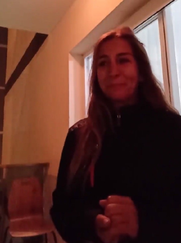 Eğitmen Seda, gözyaşlarıyla teşekkür etti