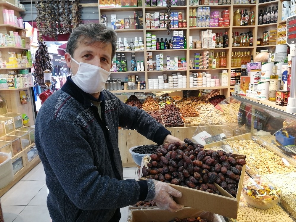 Hurma fiyatları aynı kaldı, vatandaşın ilgisi azaldı