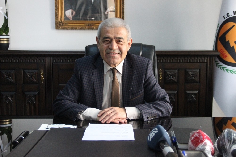 İzmir Vakıflar Bölge Müdürlüğünden 462 aileye kuru gıda yardımı