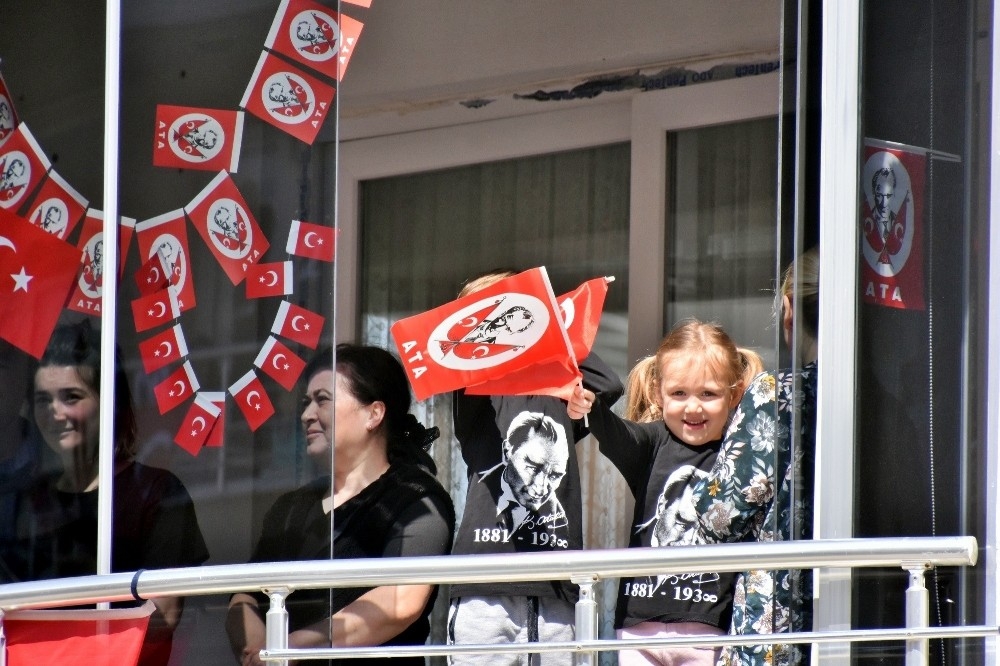 İzmir'de 23 Nisan böyle kutlandı