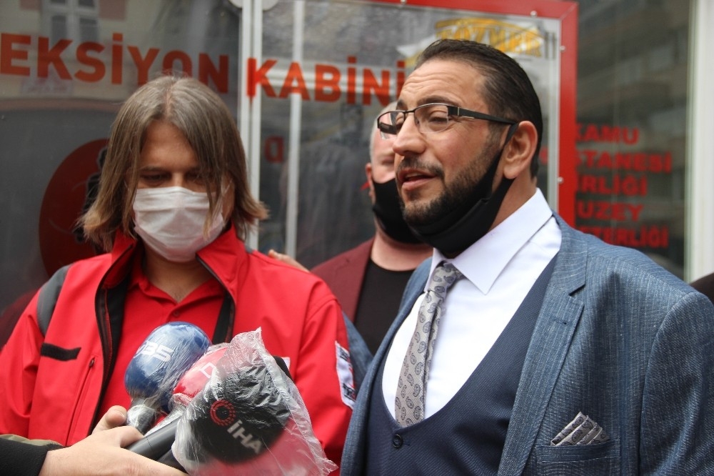 İzmirli hayırsever Kızılay'a dezenfeksiyon tüneli bağışladı