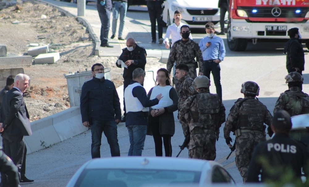 Kavga ettiği eşinin eve dönmesi için çocuklarını rehin aldı