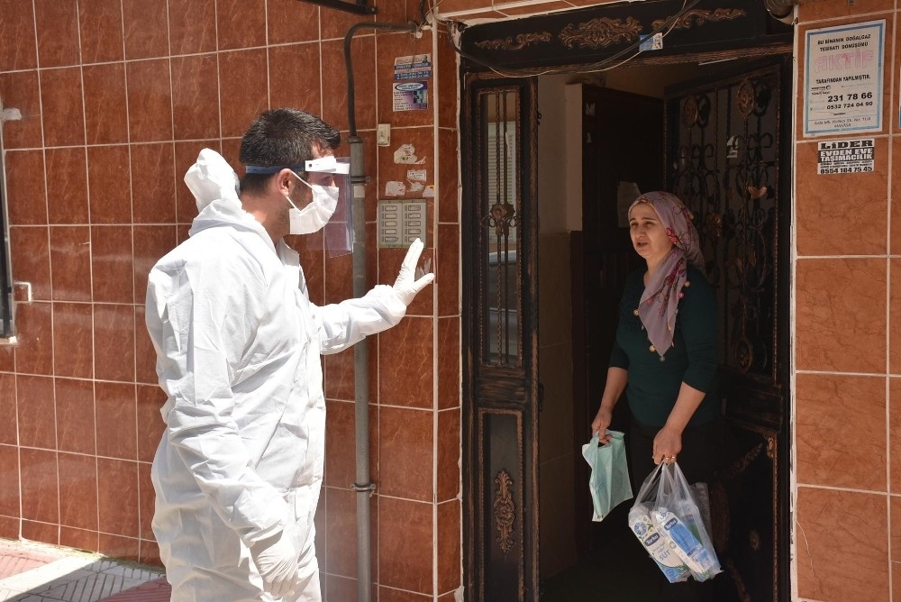 Korona tedavisi gören adam evlilik yıl dönümünde eşini unutmadı