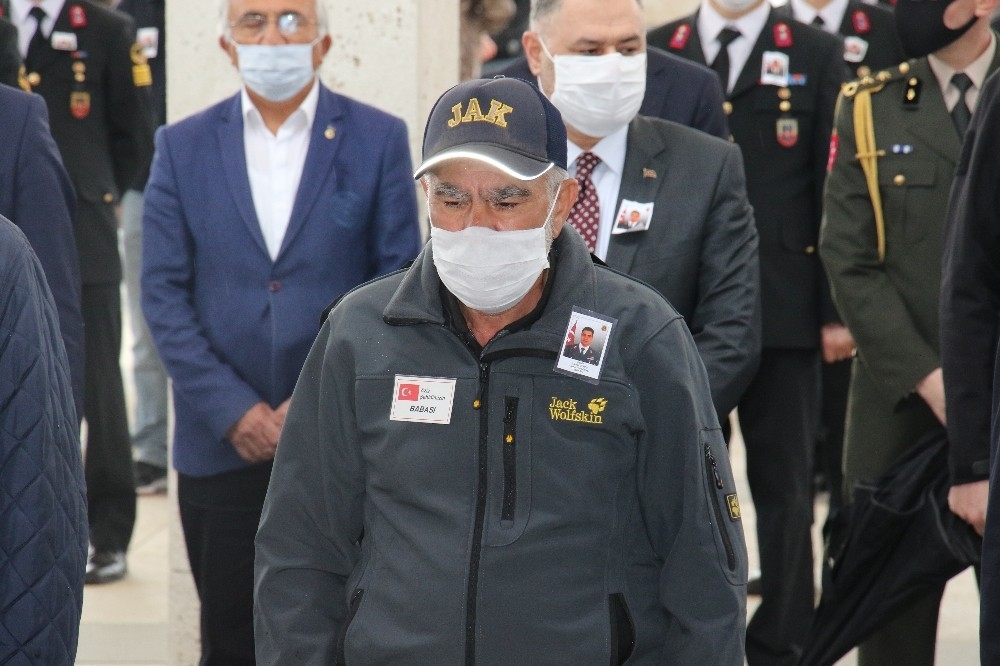 Şehit çavuş son yolculuğuna uğurlandı