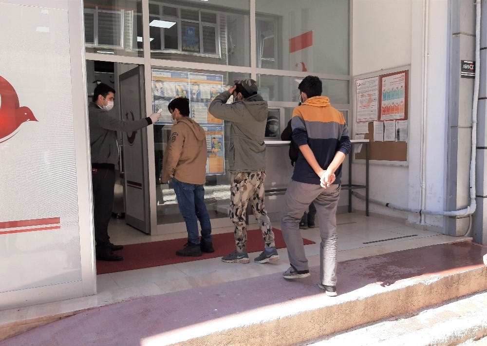 Sınırdan geçemeyen göçmenler Samsun'a getirildi