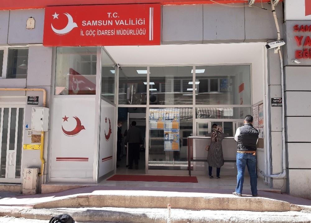 Sınırdan geçemeyen göçmenler Samsun'a getirildi