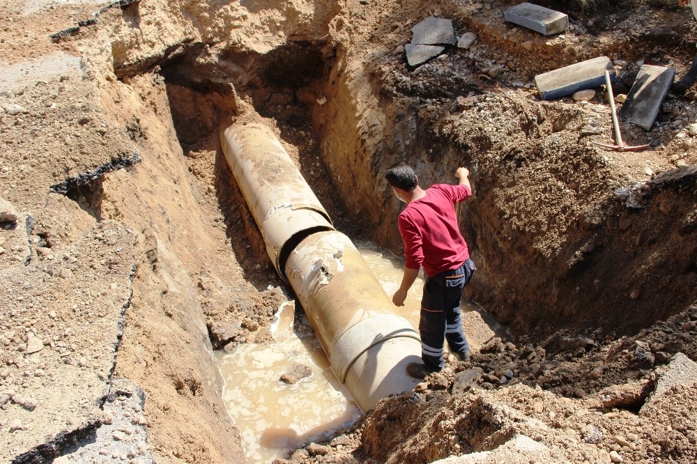 Bodrum'da su borusu bomba gibi patladı