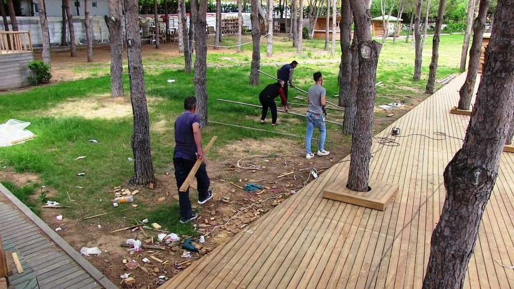 Ünlülerin 'beach'i yerle bir oldu