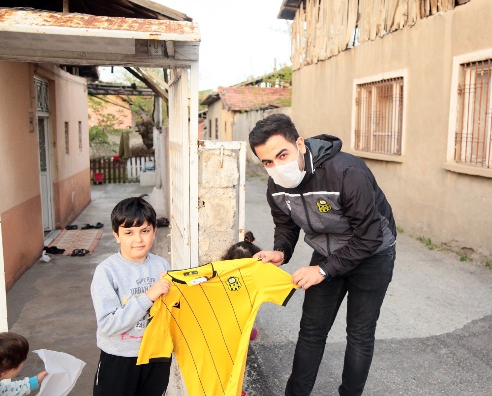 Yeni Malatyaspor'dan çocuklara 23 Nisan sürprizi