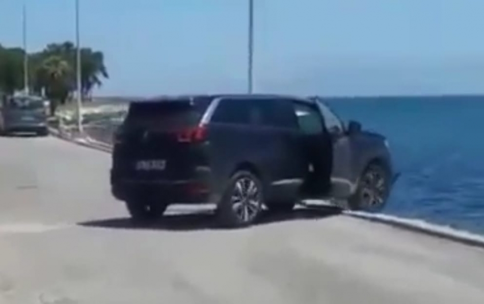 Bunu neden yaptı, kimse bilmiyor! 