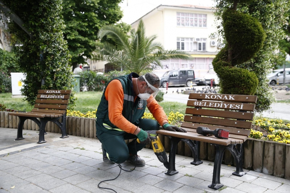 Konak'ta 'bank'sal mesafe