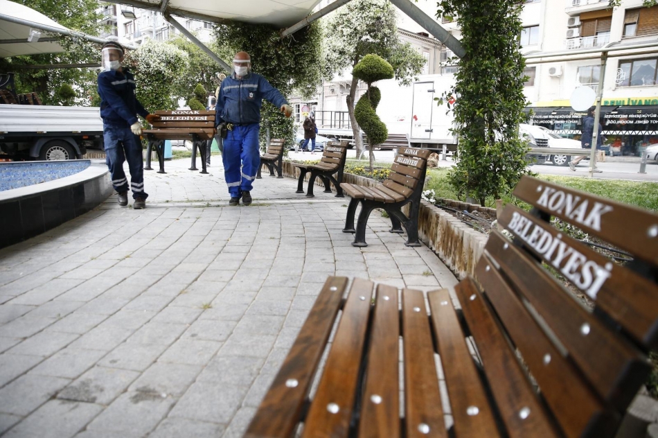 Konak'ta 'bank'sal mesafe