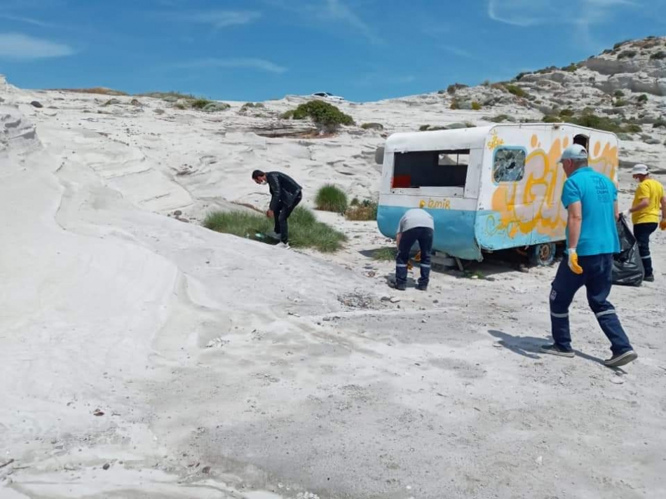 Çeşme'de plajlar sezona hazırlanıyor! 