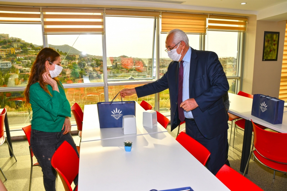 Başkan Selvitopu Hemşireler Günü'nü kutladı