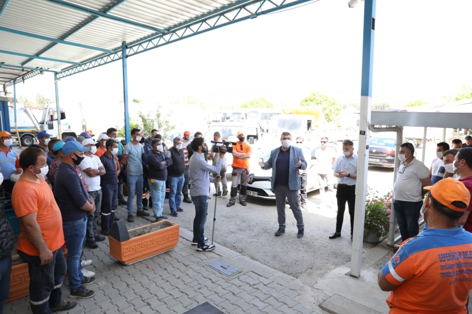Temizlik işleri ekibine ödül
