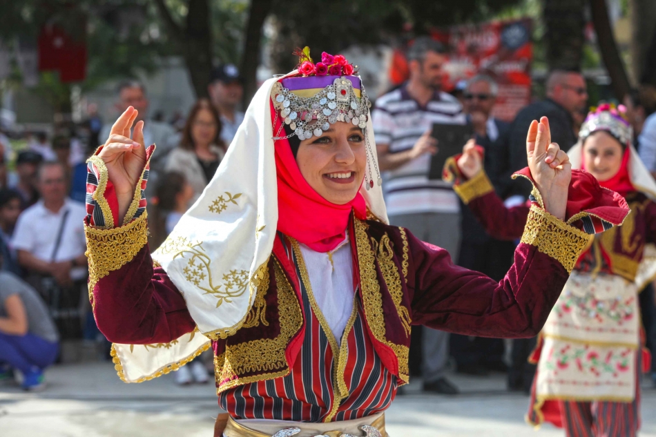 Karabağlar’da 19 Mayıs coşkusu
