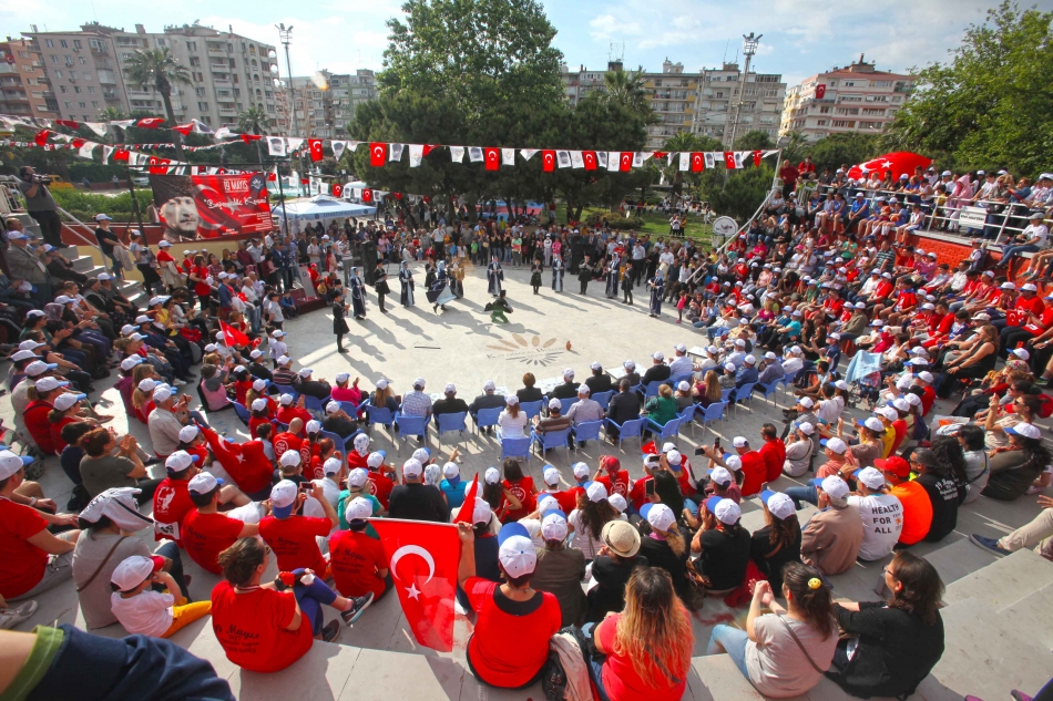Karabağlar’da 19 Mayıs coşkusu
