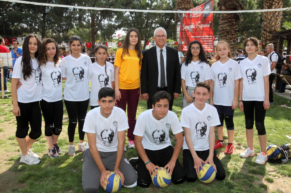 Karabağlar’da 19 Mayıs coşkusu