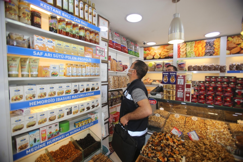 Karabağlar Belediyesi’nden bayram öncesi denetim