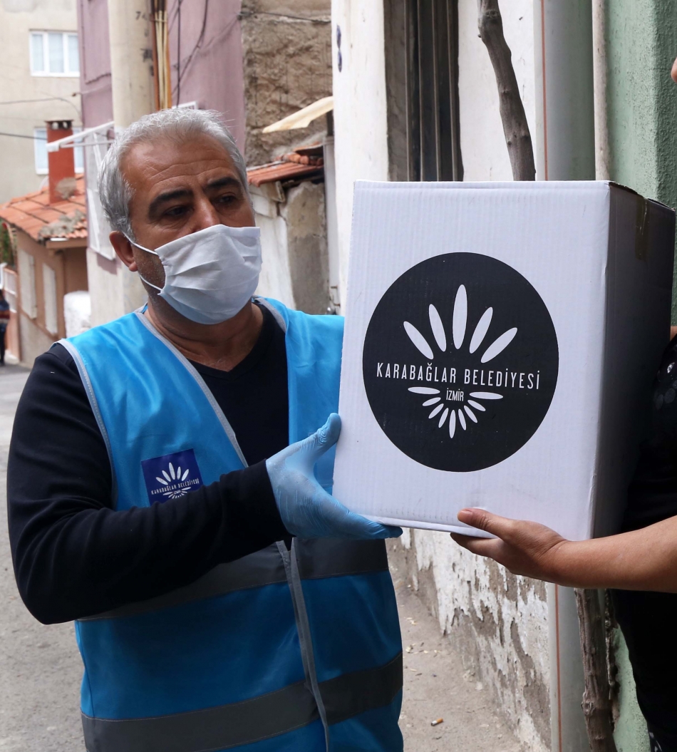 Karabağlar bayrama dayanışmayla giriyor