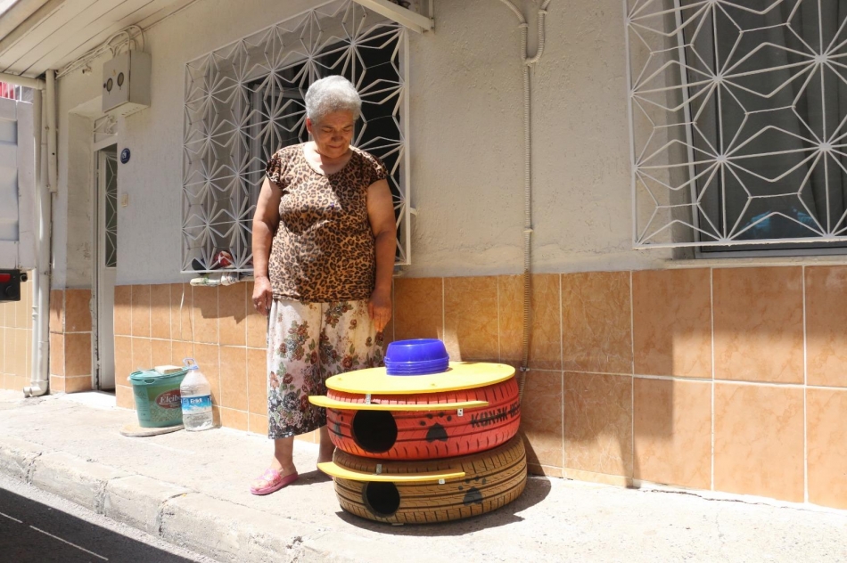Konak’ta can dostlara da bayram hediyesi