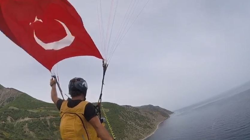 19 Mayıs için uçtular