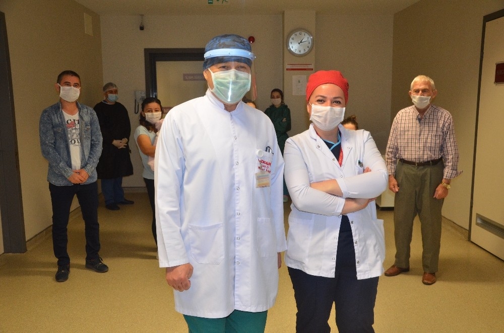 27 günlük bebekten 73 yaşındaki dedeye kadar tüm aile korona virüsü yendi