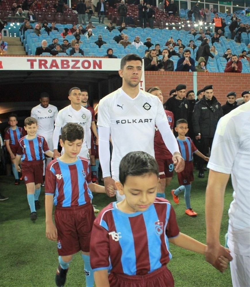 Altay'ın genç stoperine Süper Lig'den 6 teklif