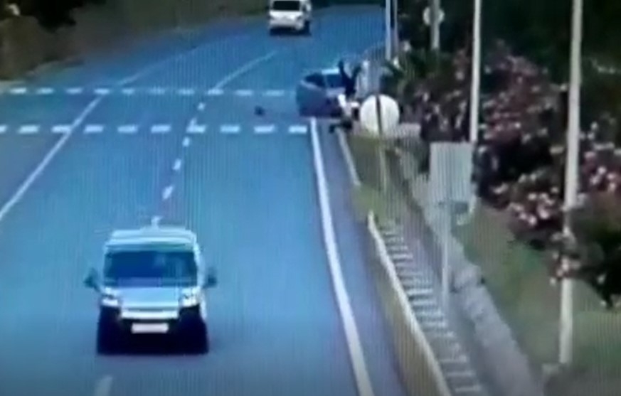 Antalya'da korkunç kaza...Havada taklalar atıp metrelerce ileri uçtu