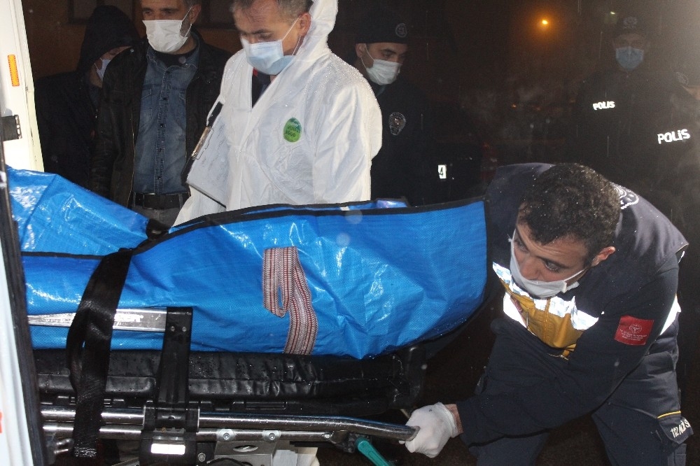 Bacanağını ve baldızını öldürdü