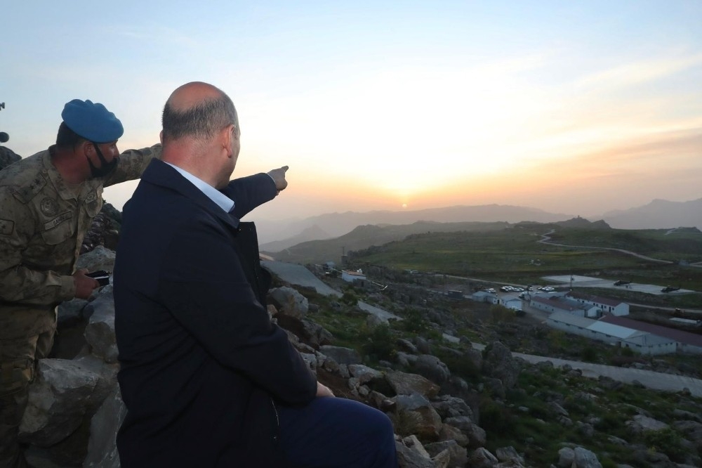 Bakan Soylu, Namaz Dağı'nda askerlerle iftar açtı