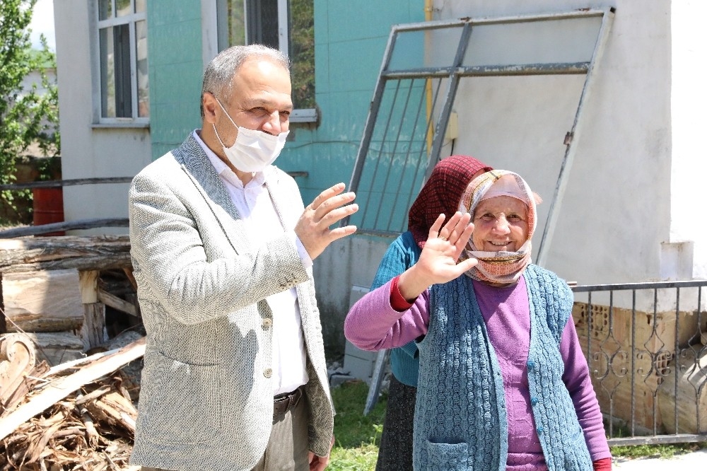 Başkan Üçok'tan fedakar anneye akülü araba sözü