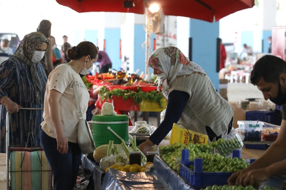 Bayram öncesi Buca pazarlarında teyakkuz