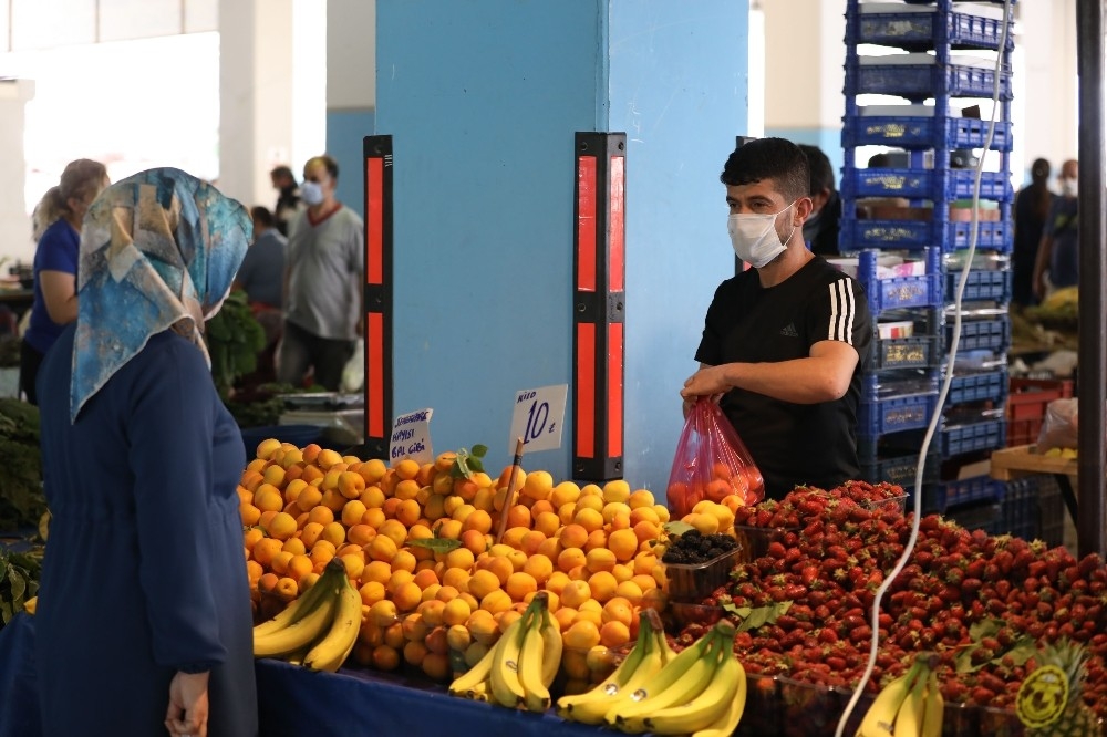Bayram öncesi Buca pazarlarında teyakkuz