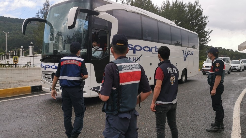 Bayram öncesi Marmaris girişinde denetimler sıklaştırıldı
