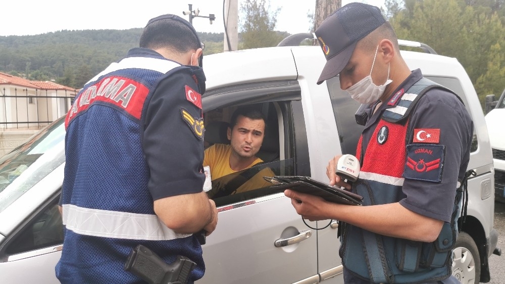 Bayram öncesi Marmaris girişinde denetimler sıklaştırıldı