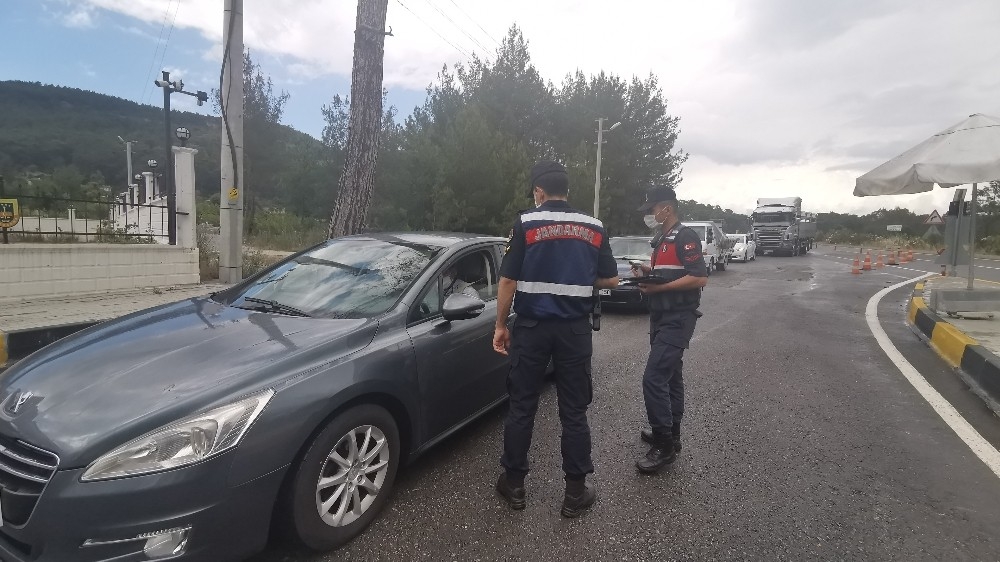 Bayram öncesi Marmaris girişinde denetimler sıklaştırıldı