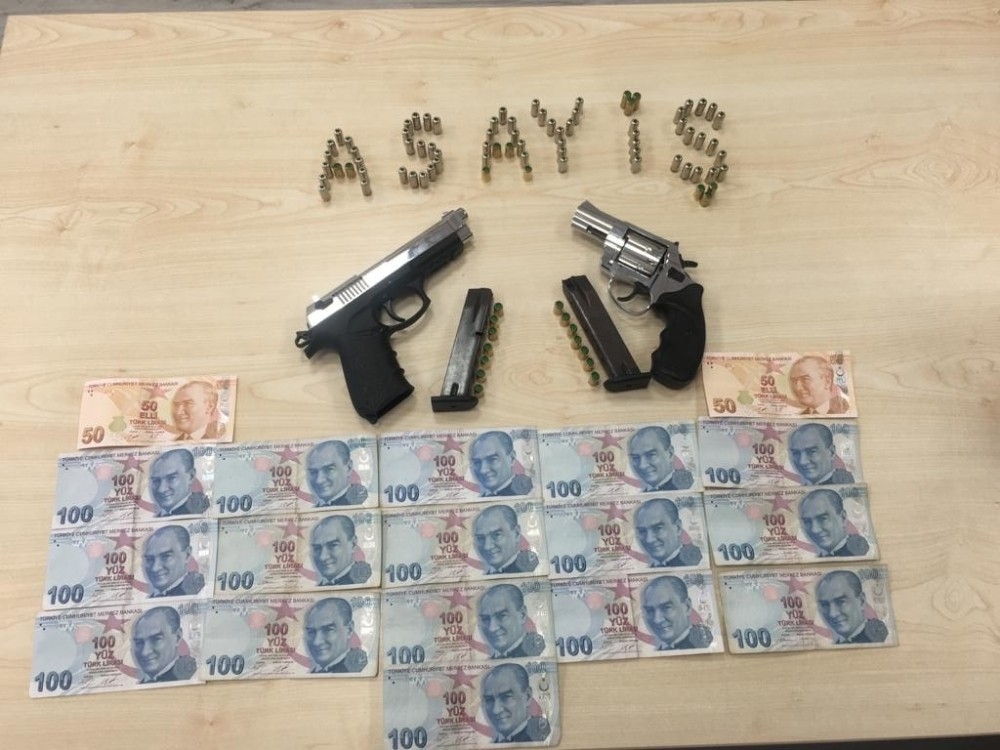 "Berberiz, tıraş etmeye geldik" dediler ve...