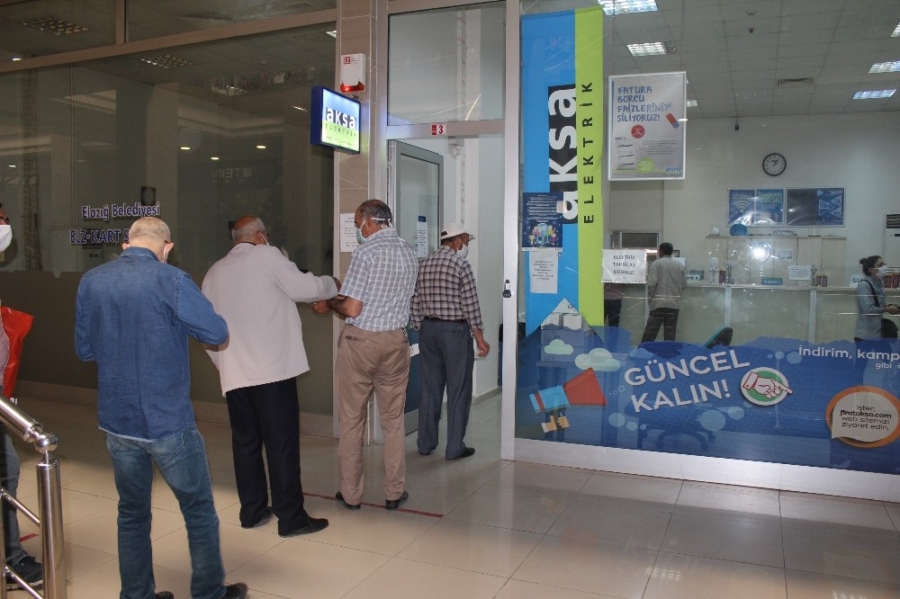 Elazığ'da 'tehlikeli kuyruk'