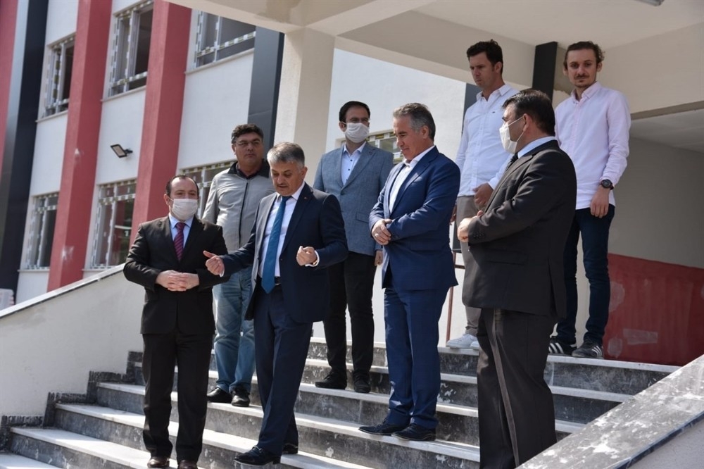 Eski vali konağı ortaokul oldu