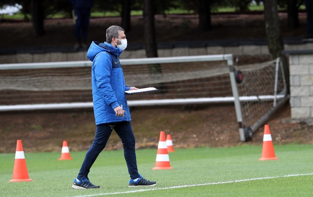 Fenerbahçe'de antrenmanlar sürüyor