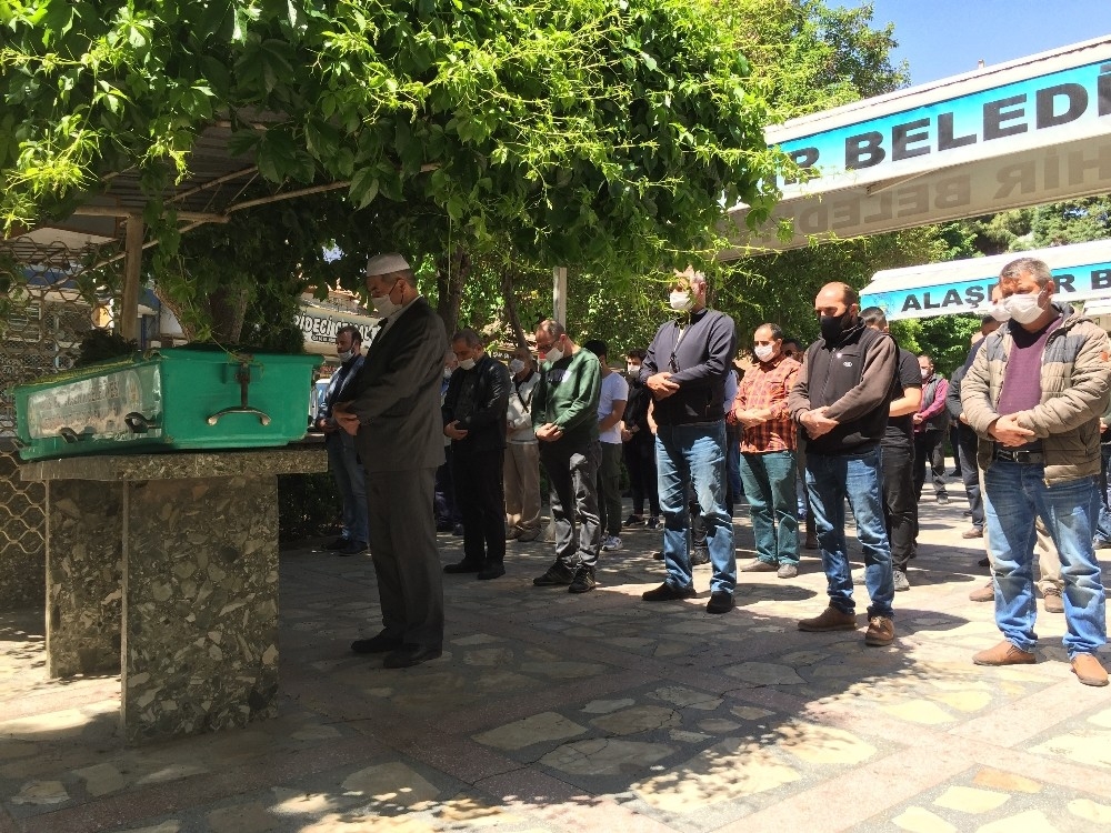 İlkokul öğretmeni kalbine yenik düştü