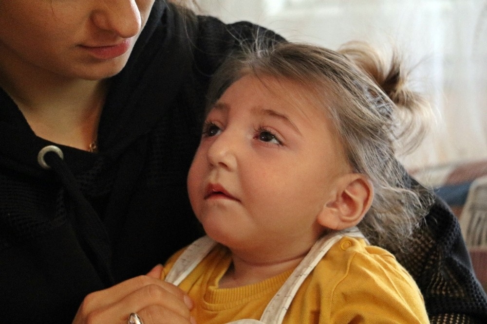 İnsanlık dışı! Hasta çocuğu için 'gebersin daha iyi' dediler