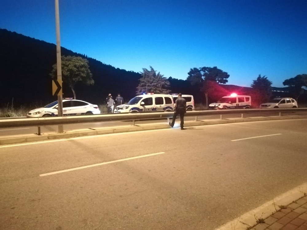 İzmir'de sokak ortasında pompalı dehşeti: 3 yaralı