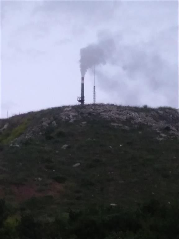Kimya fabrikasından çıkan duman tedirgin ediyor