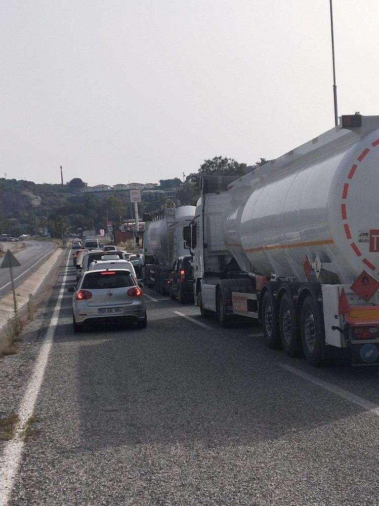 Kuşadası'na 5 günde 72 bin 660 araç giriş yaptı